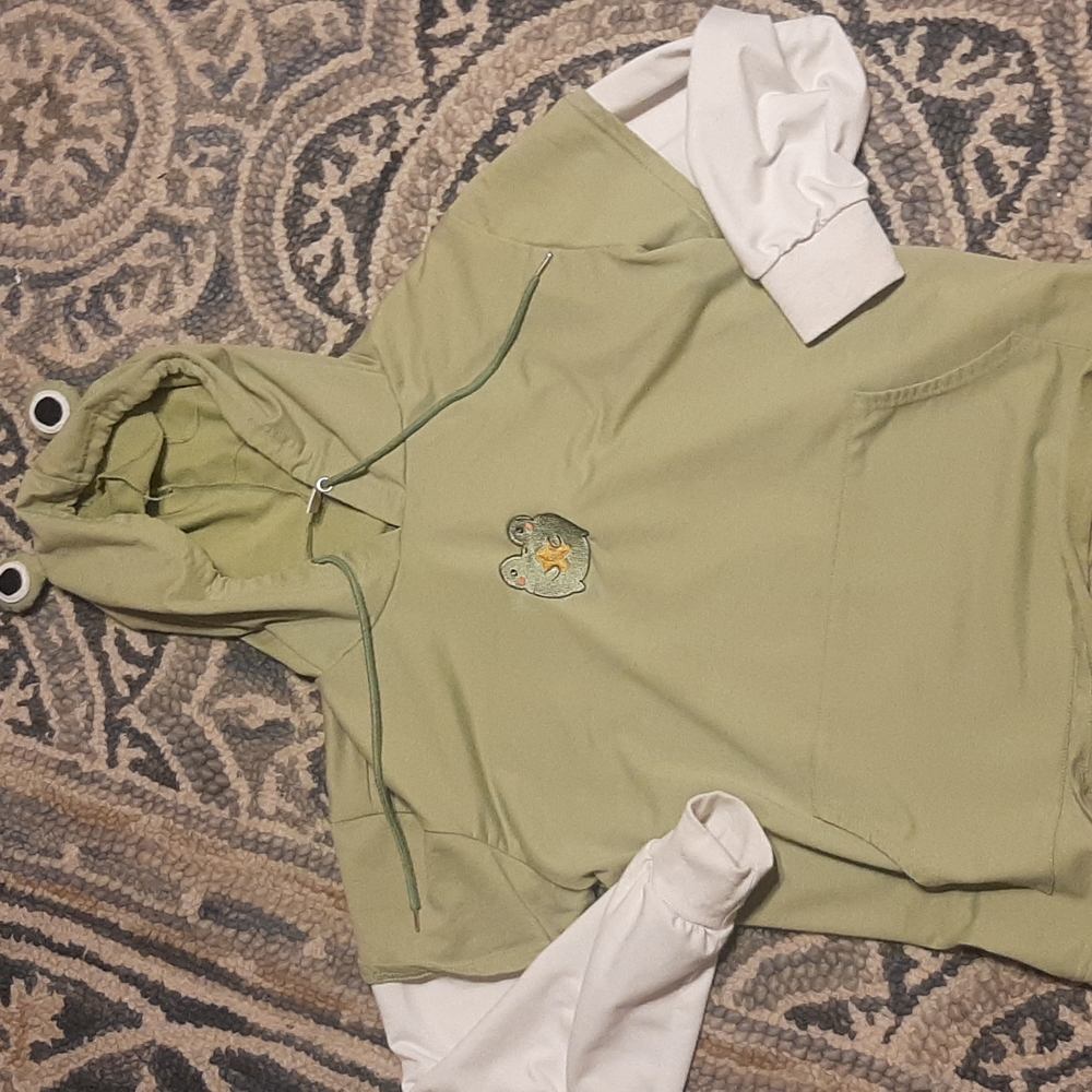 ROMWE, size medium, light green frog sweatshirt with attached white sleeves